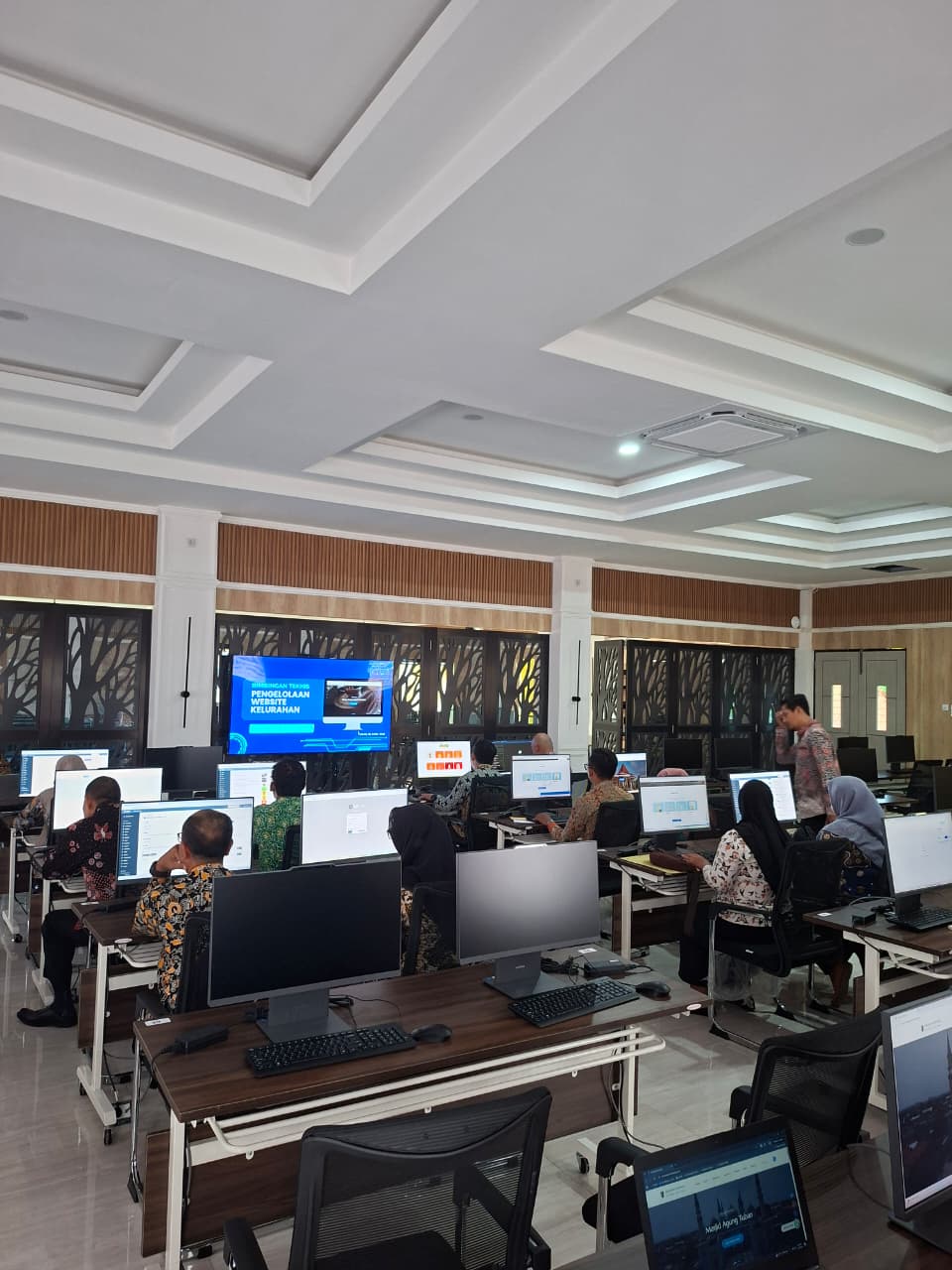 Kelurahan Perbon Berpartisipasi Dalam Bimbingan Teknis Website Kelurahan