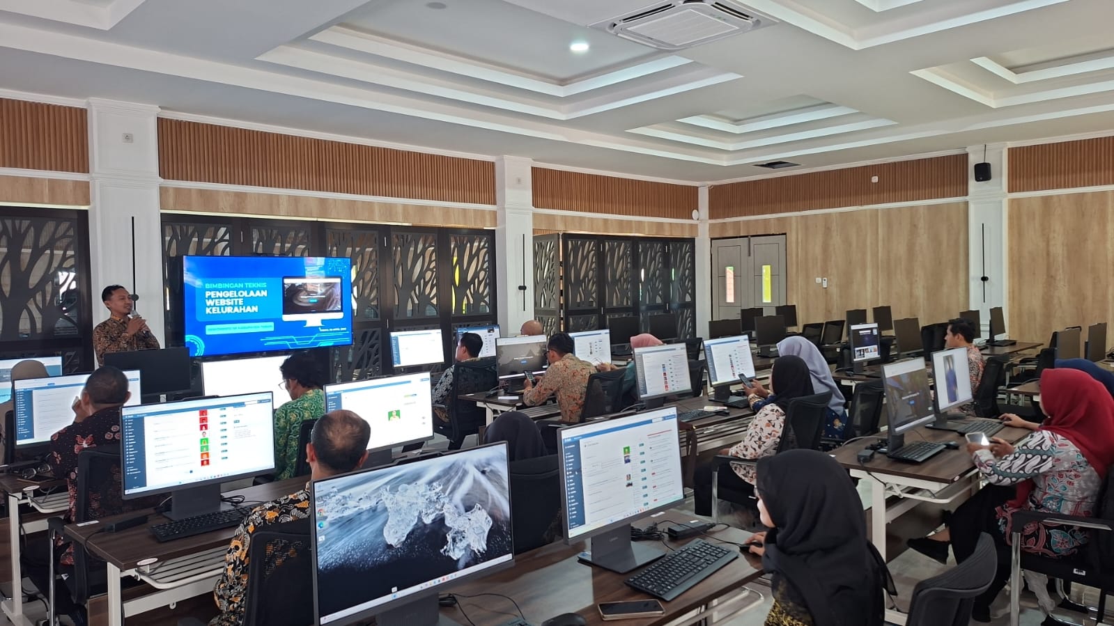 Kelurahan Perbon Berpartisipasi Dalam Bimbingan Teknis Website Kelurahan